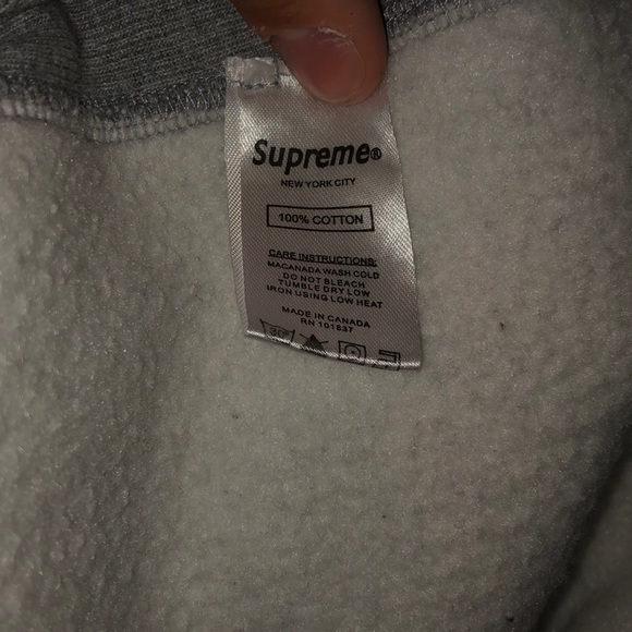 Official SUPREME HOODIE Large Mens - Picture 4 of 8